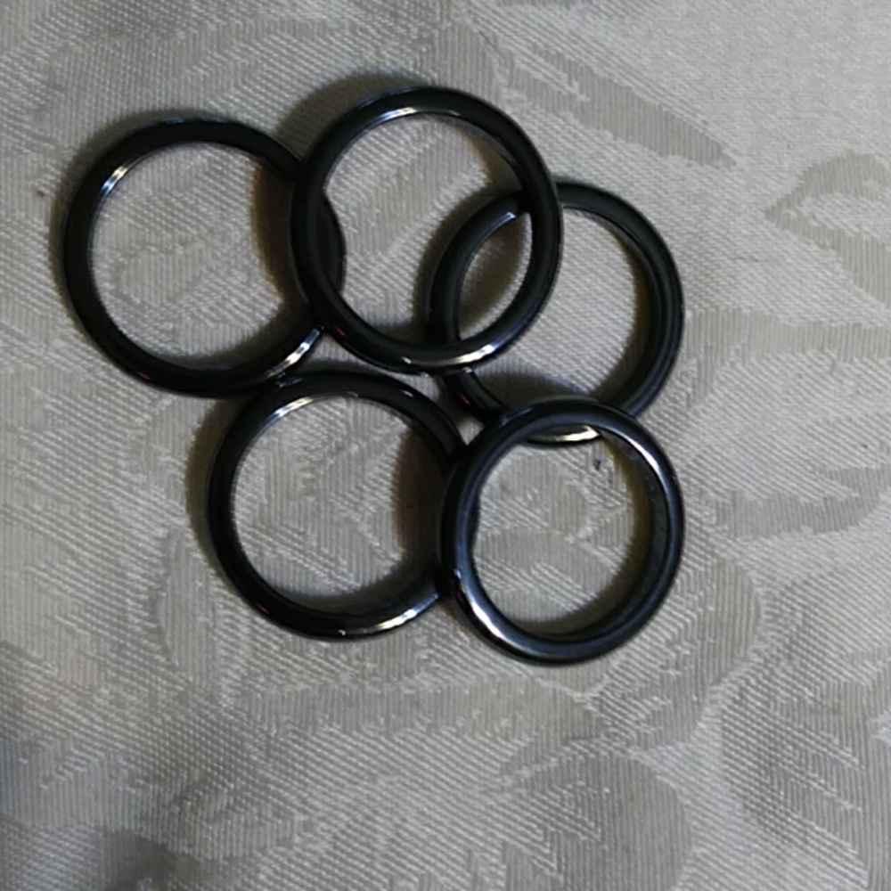 New-FIRM, 5 black shiny hematite ring size 8